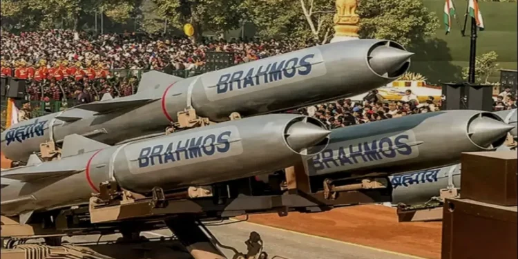 El misil BrahMos abre una nueva carrera armamentística y plantea una incógnita: ¿podría terminar en el arsenal de Putin?