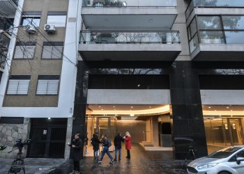 La Justicia inspeccionó el departamento de Jésica Cirio para determinar si allí se filmó el video de los dólares