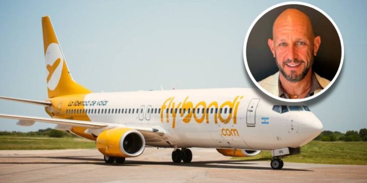 Flybondi al borde del colapso: deudas, juicios, aviones parados y pasajeros abandonados