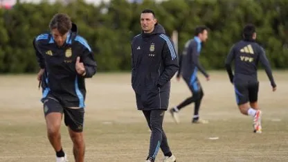 Scaloni escondió el equipo del clima y probó alternativas para frenar a España en la final. La posible formación