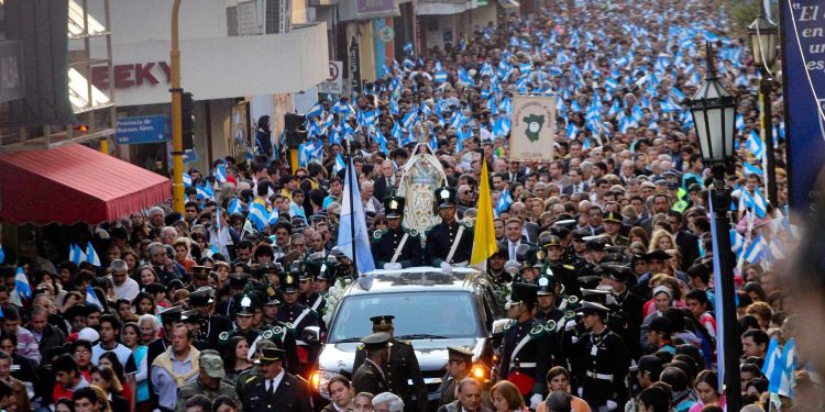 9 de Juilo: Mientras Milei busca ocultar encono con la Iglesia, Casa Militar bloqueó a la Virgen Generala en Tucumán
