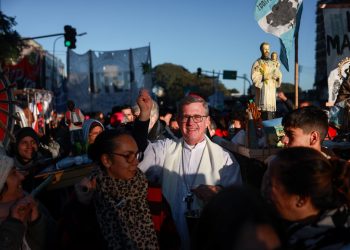 San Cayetano: García Cuerva cuestionó la resignación social y advirtió que “el sueldo no alcanza”