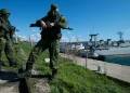 Un soldado ruso mató a cuatro personas en Crimea mientras crecen los indicios de deterioro psicológico en las tropas de Moscú