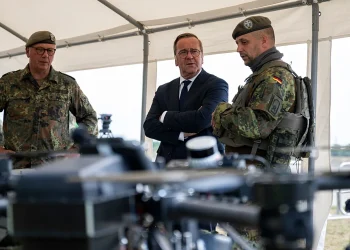 Rusia amenaza a Londres y Europa refuerza sus defensas ante la guerra de drones