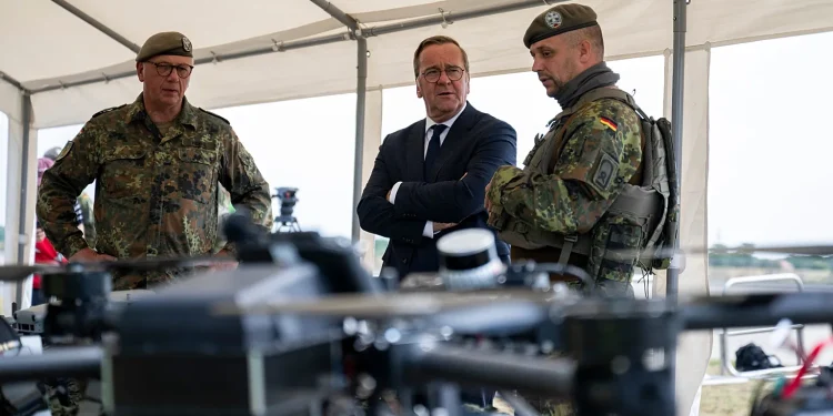 Rusia amenaza a Londres y Europa refuerza sus defensas ante la guerra de drones