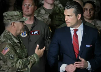 Hegseth vacía la cúpula del Ejército de Estados Unidos en plena presión de Irán, Rusia y drones
