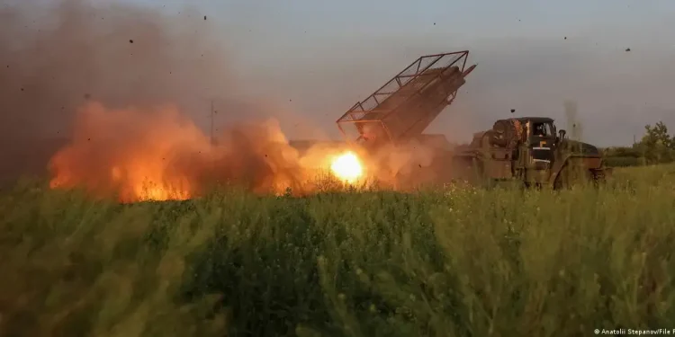 Novorossíisk bajo fuego: Ucrania golpea el corazón ruso del Mar Negro