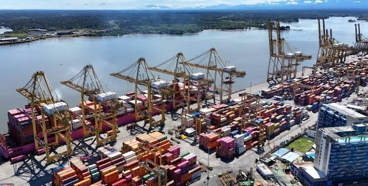 Argentina va por un récord exportador de US$103.740 millones y consolida un superávit histórico