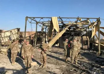 Irán anunció un ataque contra una base estadounidense en Kuwait mientras explosiones sacudieron el emirato