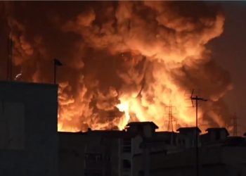 Estados Unidos destruyó una planta de misiles iraní y dejó en suspenso una nueva ofensiva para forzar la apertura de Ormuz