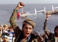 Irán ordenó a los hutíes preparar el bloqueo de Bab el-Mandeb y amenaza con paralizar dos rutas vitales del comercio mundial