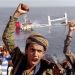 Irán ordenó a los hutíes preparar el bloqueo de Bab el-Mandeb y amenaza con paralizar dos rutas vitales del comercio mundial