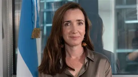 Villarruel acusó a Santilli de conspirar contra la República, de ser un parásito y la guerra amenaza la reforma