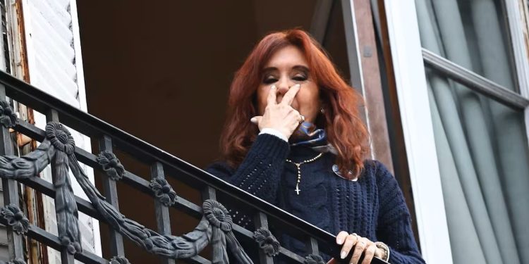 La Justicia pone bajo la lupa los movimientos de Cristina Kirchner dentro de San José 1111