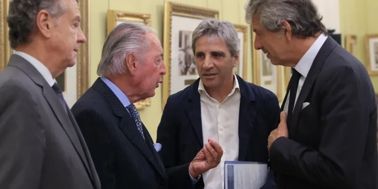 La UIA cruzó a Caputo por sus insultos a la industria y reclamó igualdad de condiciones frente a las importaciones