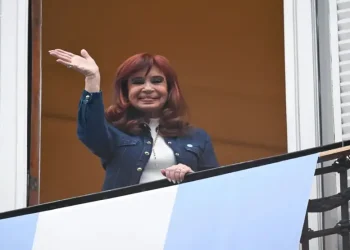 Vialidad: embargan hasta la casa-prisión de Cristina Kirchner