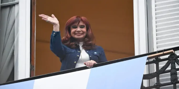 Vialidad: embargan hasta la casa-prisión de Cristina Kirchner