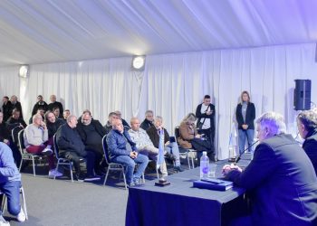 Nunca Hollywood se atrevió a tanto: tras el revés judicial, Tapia montó una carpa en la “sede” de Pilar que Amarante calificó de “ficción jurídica”