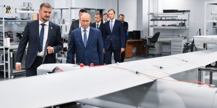 Drones: Ucrania ataca a un fabricante ruso y Moscú habría planeado matar a un empresario alemán, llevando la guerra a Europa