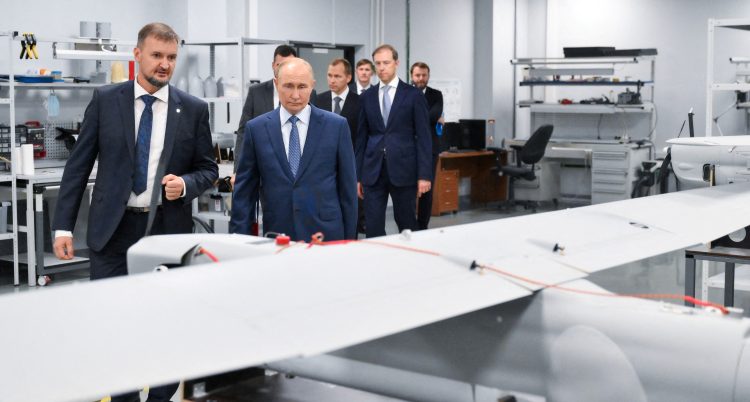FILE PHOTO: Russia's President Vladimir Putin visits a drone production facility of the the Special Technology Centre in Saint Petersburg, Russia September 19, 2024. Sputnik/Grigory Sysoyev/Kremlin via REUTERS