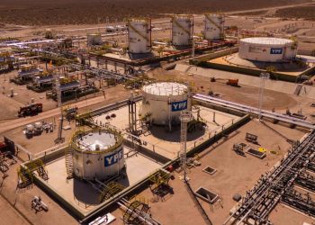 Positivo II: Vaca Muerta empuja otro récord, produjo 916.200 barriles diarios y el petróleo lidera exportaciones