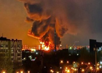 Ucrania golpea el corazón petrolero ruso: Kirishi arde y la escasez de combustible amenaza con agravarse