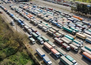 Positivo: El maíz desborda los puertos del Gran Rosario con 4.258 camiones en un día y una cosecha récord