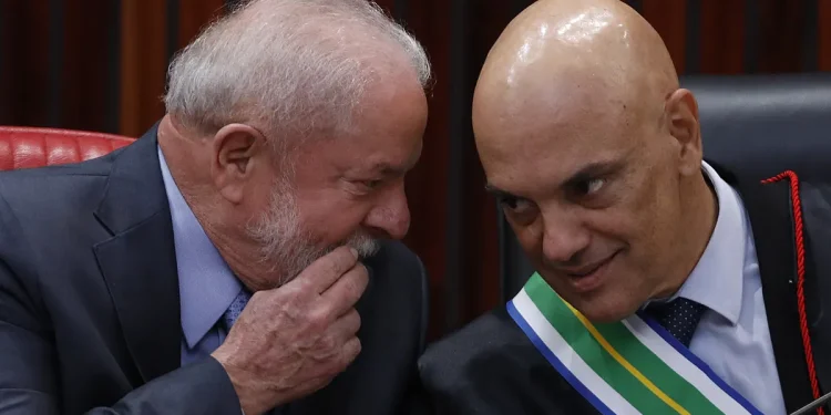 Moraes, de ser el escudo de Lula al terremoto de corrupción del Banco Master