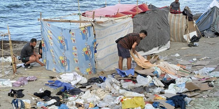 Sánchez, contra las cuerdas: frontera de Ceuta reforzada, campamentos saturados y presión judicial