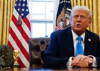 Trump promete US$5.000 por adulto si gana elecciones y sus regalos de US$45.000 abren otra polémica