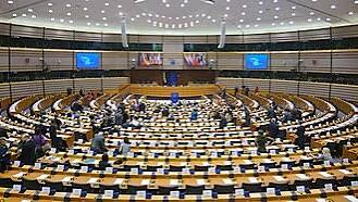 Europa vuelve sobre los €210.000 millones rusos: 122 eurodiputados quieren que Moscú pague la guerra