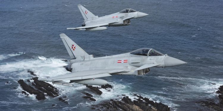 Malvinas encarece la ocupación: Londres renueva cazas y Chile mueve fuerzas en el extremo austral