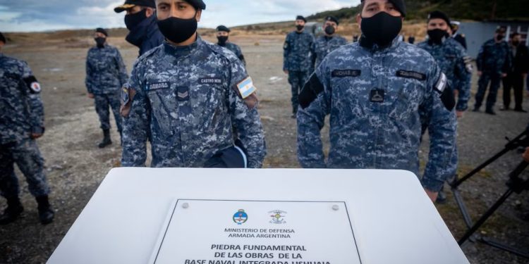 Milei acelera la demorada base de Ushuaia: Malvinas y la Antártida al centro de la estrategia argentina