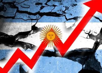 Riesgo país sobre 600 puntos: el mercado castiga a la Argentina y el viaje de Milei no logró revertir las dudas