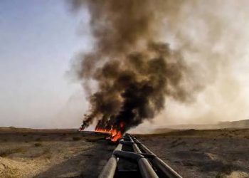 Golpe al bypass de Ormuz: drones lanzados desde Irak incendian el oleoducto clave de Arabia Saudita