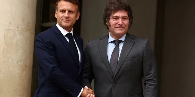 Milei lleva a París a un juez “de la AFA” incorporado a la comitiva por Mahiques