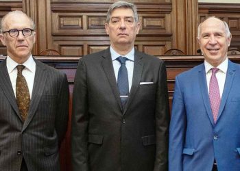 La Corte da marcha atrás con la Ley de Tierras y desata una feroz interna judicial