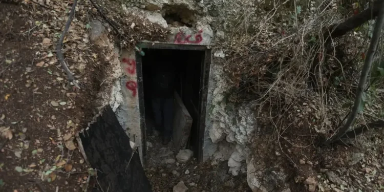 FDI descubren túneles y arsenales de Hezbolá en el Líbano
