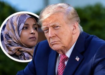 Trump exige la renuncia de Ilhan Omar y la acusa de fraude de identidad
