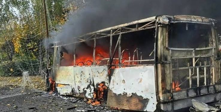 Masacre rusa en Donetsk: una bomba contra autobuses civiles deja 33 muertos y 18 heridos