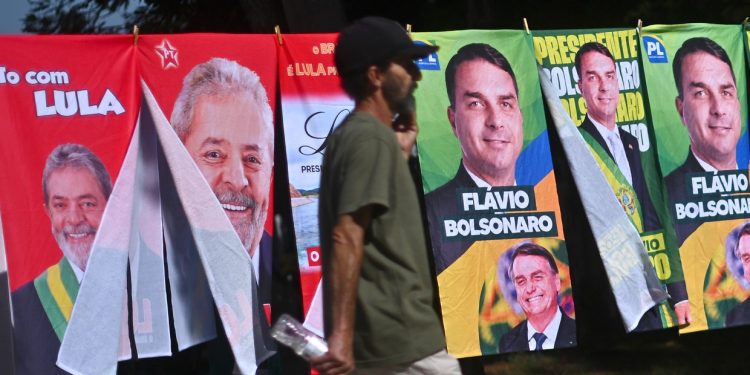 Brasil da la primera sorpresa: Bolsonaro supera el 51% y aventaja por diez puntos a Lula con el 47% de mesas escrutadas