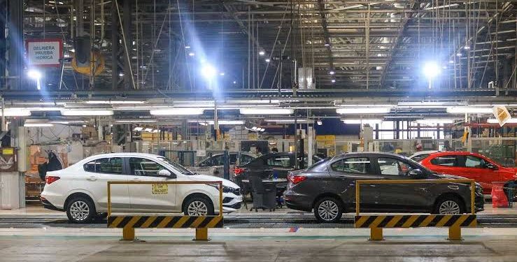 Alarma industrial: Stellantis amenaza con cerrar sus dos fábricas argentinas y pone en riesgo 5.000 empleos