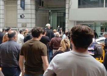 Motín en el Microcentro: presos rechazan ir a Marcos Paz y toman a un policía de rehén