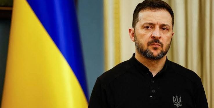 Zelenski mueve sus fichas: congelar el frente, sí; negociar sin Kiev, no