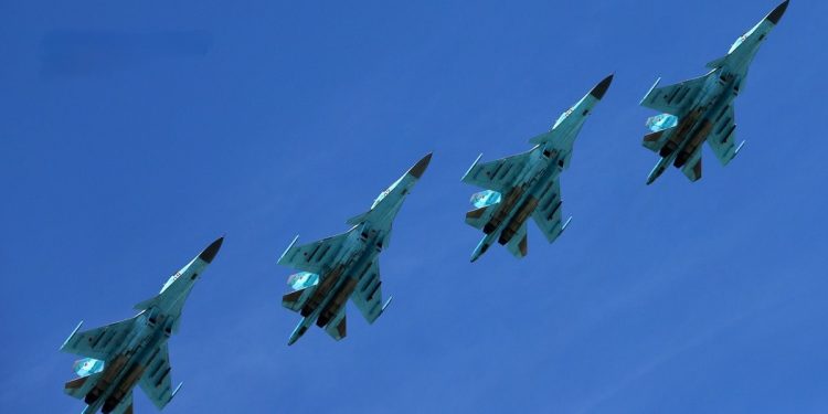 Golpe devastador a Putin: Ucrania destruyó cuatro Su-34 y dañó otros dos en una base rusa