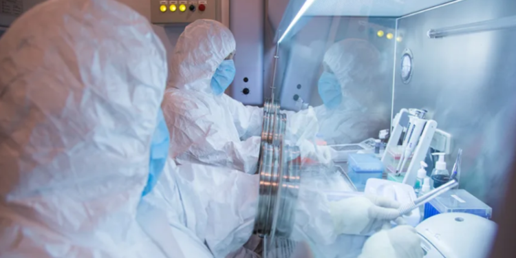 Muerte en el laboratorio de la peste: Occidente vigila un episodio que Rusia todavía no logra explicar